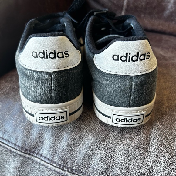 Adidas - Picture 2 of 7